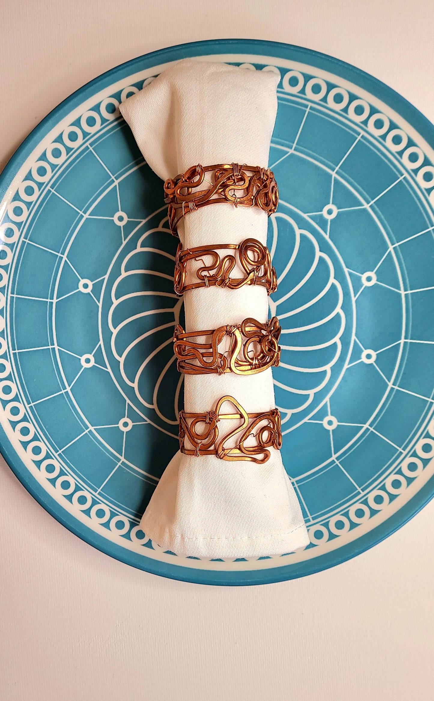 Artisanal Elegance: Set of 4 Handmade Copper Wire Napkin Rings